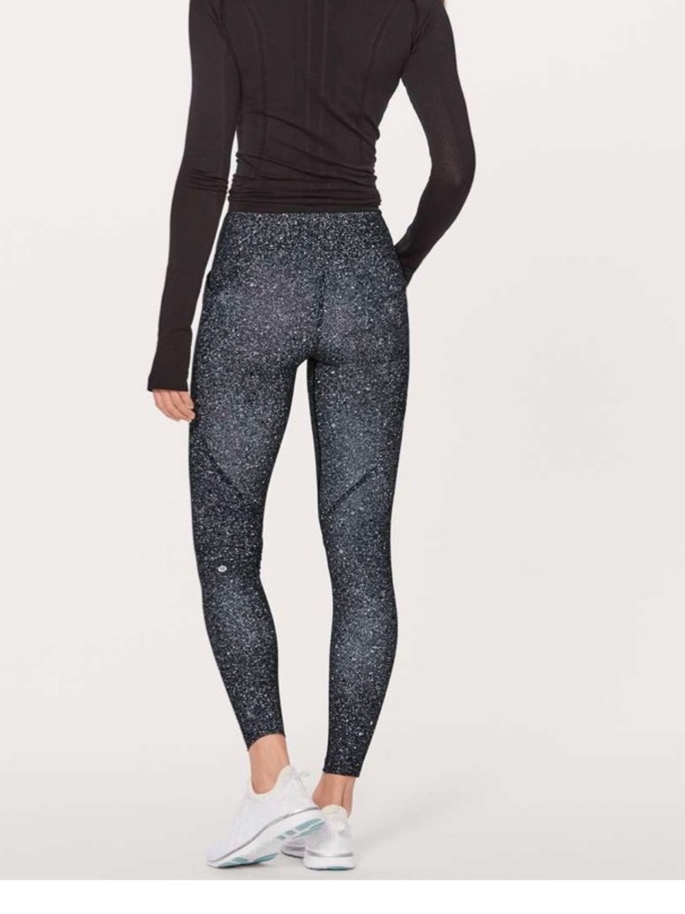 Lululemon Lead The Pack Tight 28"
Luminesce Splatter White Black, Size 8